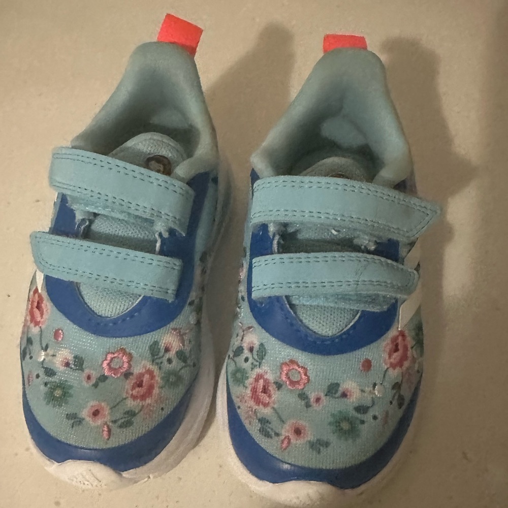 Toddler Girls Adidas Snow White Sneakers